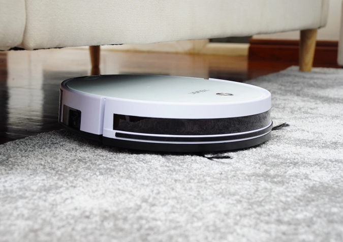 Robot Vacuum Cleaner with Scheduling Cleaning Mode