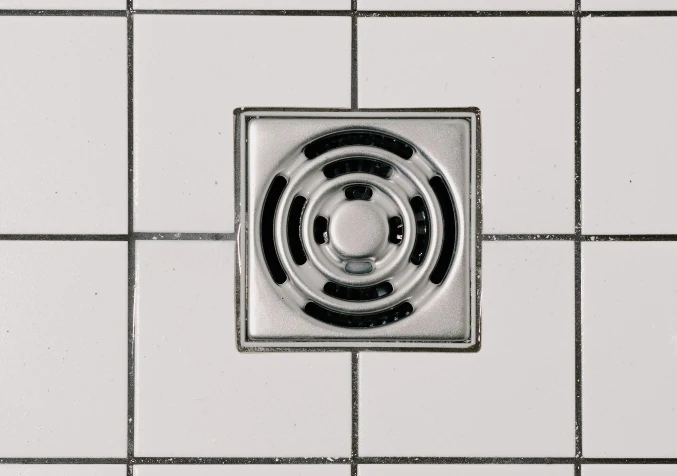 declogging bathroom drain with vinegar