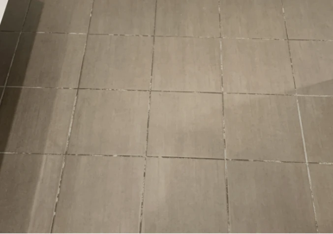 dirty bathroom tile and grout 1