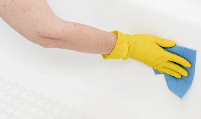 how to clean a bathtub fast