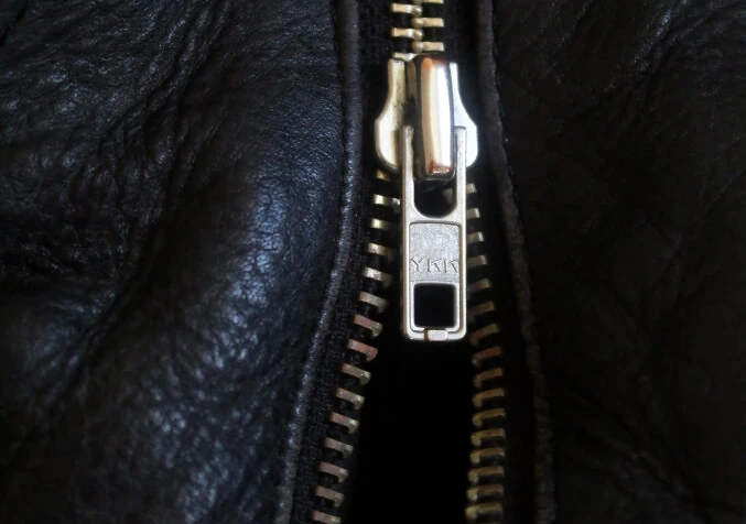 fix a stuck zipper with wd-40