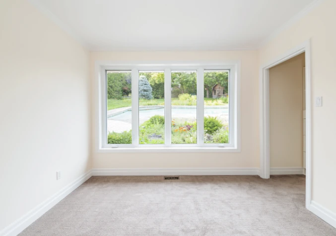 empty carpeted bedroom