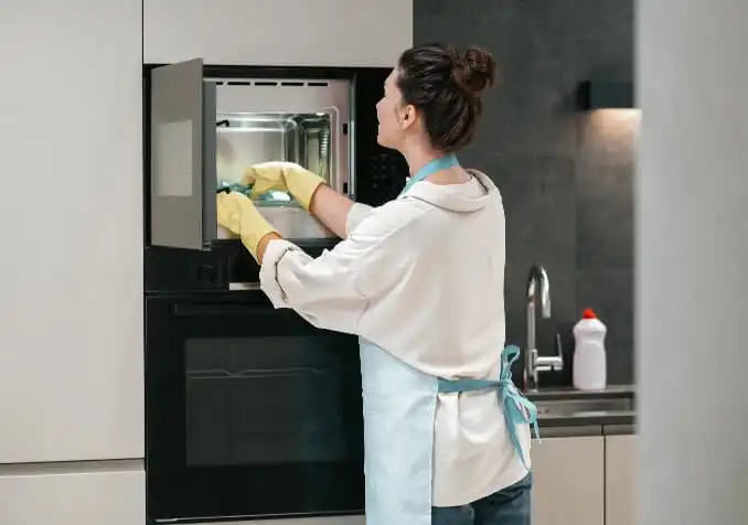 how to clean oven using natural ingredients