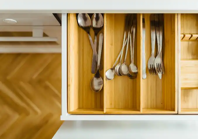 organised cutlery drawer
