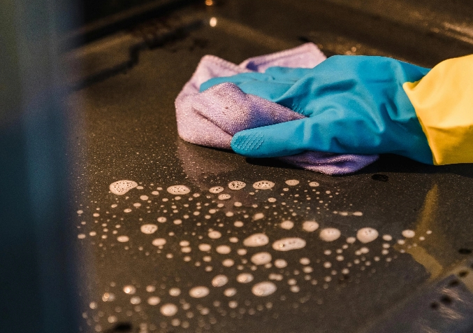 Cleaning Oven using Salt